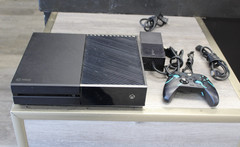 Microsoft Xbox One 500GB Console Original – Black with Wired Controller