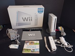 Nintendo Wii Console White Complete In Box CIB with Wii Sports Bundle – Tested!