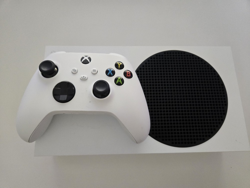 Xbox Series S White Console, bought and barely used.