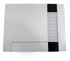 Nintendo NES Console + Controller, Zapper, AV cable, Power Supply – Tested