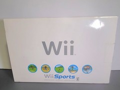 Nintendo Wii Console Complete In Box with Wii Sports Bundle – White – Tested