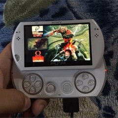 Sony PSP go Handheld System Console White with USB Connectivity