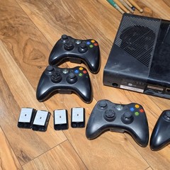 Microsoft Xbox 360 E 4GB Black Console 1538 HDMI Wi-Fi w/ 4 Controllers