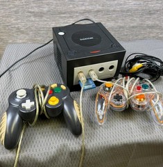 Nintendo GameCube DOL-001 Black Console Bundle Controllers AV Cables Memory Card
