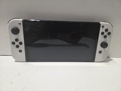 NINTENDO SWITCH OLED MODEL HEG-001 (P22019167)