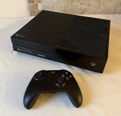 *READ DESCRIPTION* Microsoft Xbox One 1540 500GB Console -WORKS BUT BROKEN SHELL