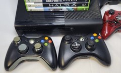 Xbox 360 E (Model 1538) with 12 Games + 4 Controllers – Works