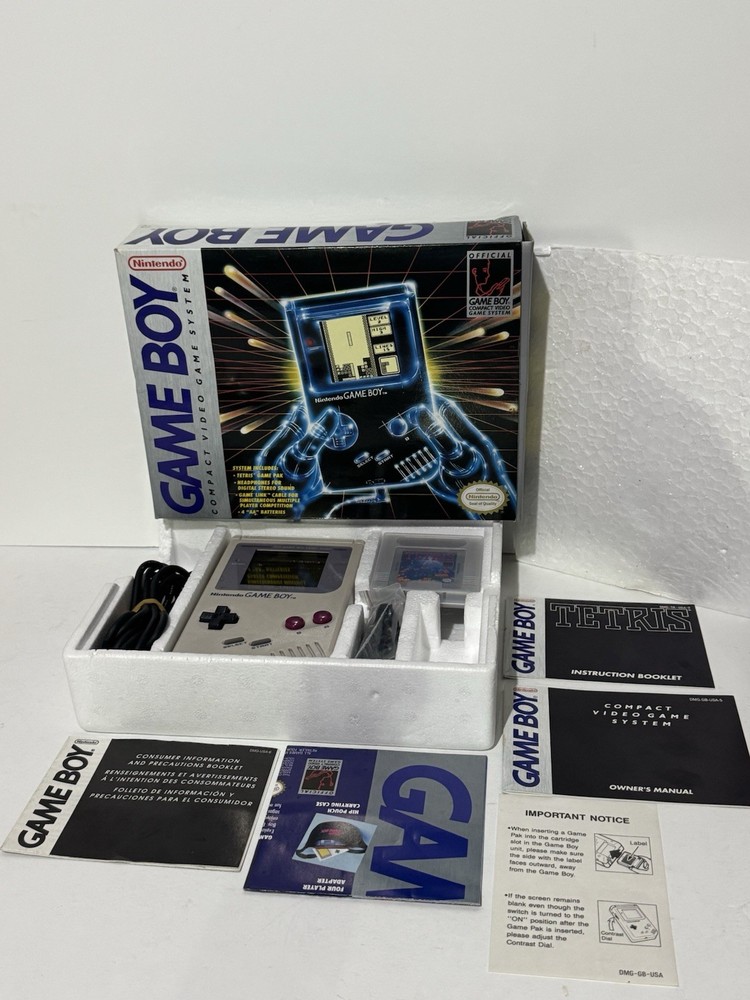 Nintendo Game Boy Handheld System Gray DMG-01 Complete in Box CIB w/ Earbuds