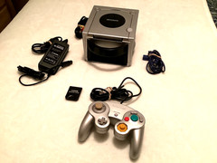 Nintendo GameCube Console DOL-101 Silver W/ Controller/extension +128 mem/card