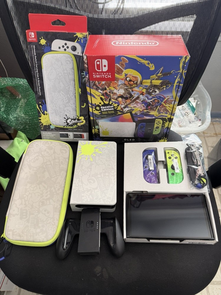 Nintendo Switch OLED Splatoon 3 Edition, Splatoon Case, Split Pad Pro
