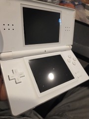 Nintendo DS Lite USG-001 JPN White Handheld Console Stylus & Cable