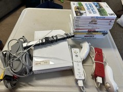 Wii RVL-001 Console, 2 Controllers, 10 Games – TESTED/WORKING