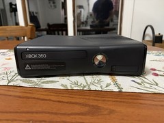 Microsoft Xbox 360 S Slim Console Bundle w/ Controller Power Cable HDMI