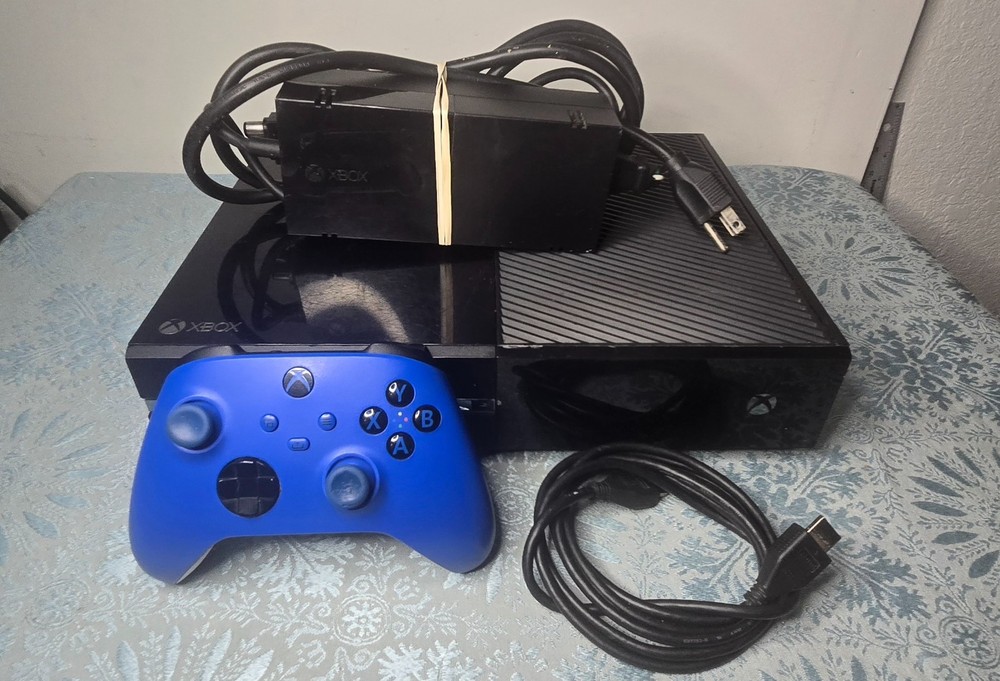 Xbox One 500GB Console Bundle – Controller – Power & HDMI Cord – Tested