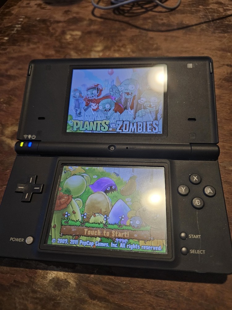 Nintendo DSi Launch Edition Black Handheld With Charger