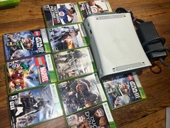 Xbox 360 60gb White Console bundle w/ games & Cords
