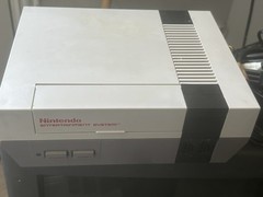 Mint original NES 001 w 2 Controller , Mario Used 7 Times