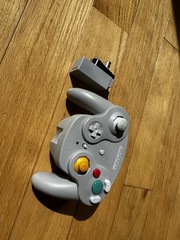 GameCube Console Wavebird, Memory Card, Broadband Adaptor, 3 Games