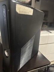 Microsoft Xbox 360 S with Kinect and Controllers