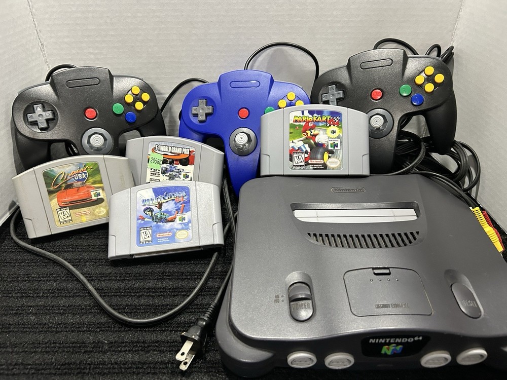 Nintendo 64 Gray Console w/ 3 Controllers & 4 Games MARIO CART – F1 – pilot wing
