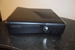 Microsoft Xbox 360 S 4GB Console – Black (1439)